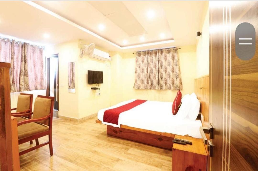 Hotel Royal Orbit บังกาลอร์ ภายนอก รูปภาพ